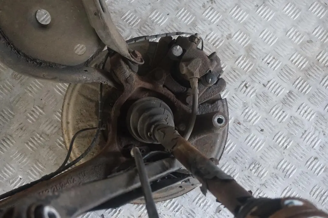 BMW X3 Serie E83 2.0d N47 Trasero Derecho Suspensión Pierna Brazo Disco Freno