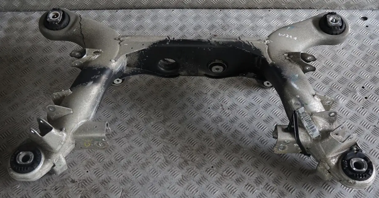 Mercedes-Benz E-Class W211 S211 Rear Axle Bridge Subframe Beam Carrier