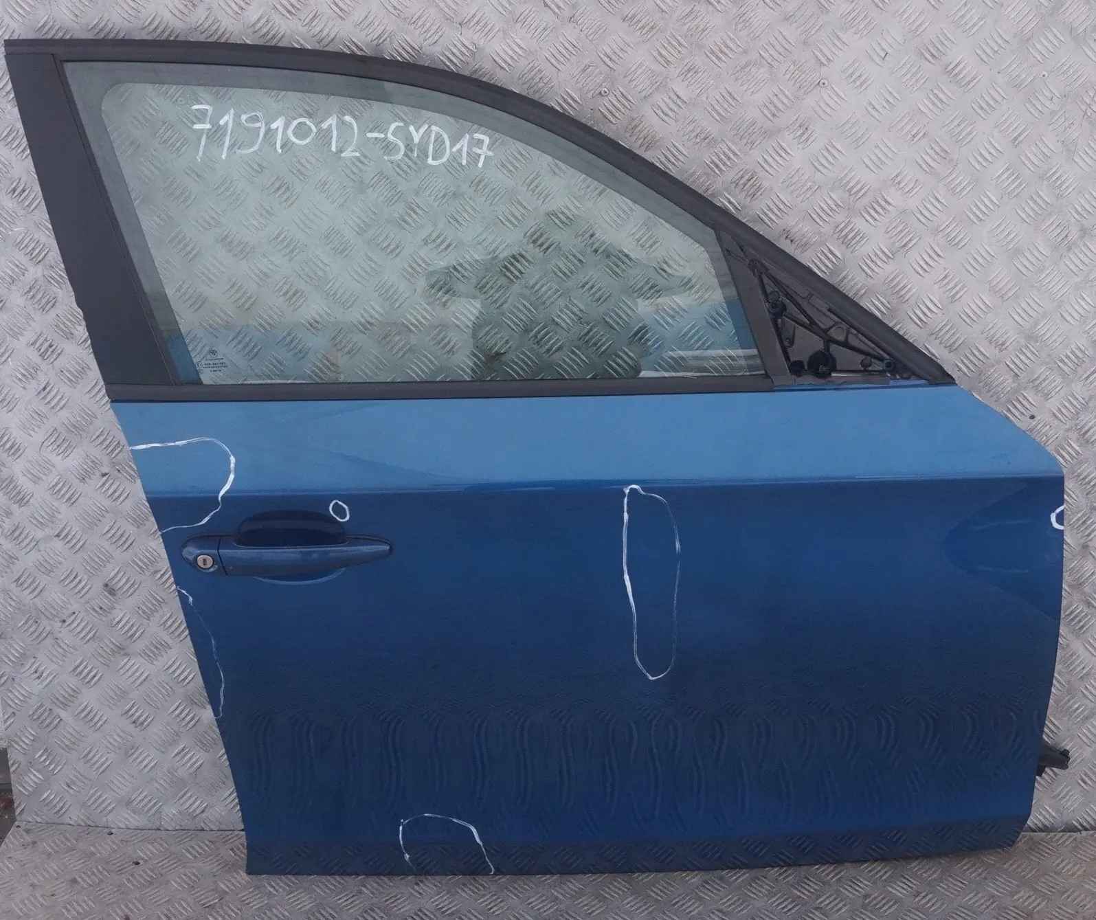 BMW 1 Series 17 E87 Door Front Right O/S Sydneyblau Sydney Blau Blue A19