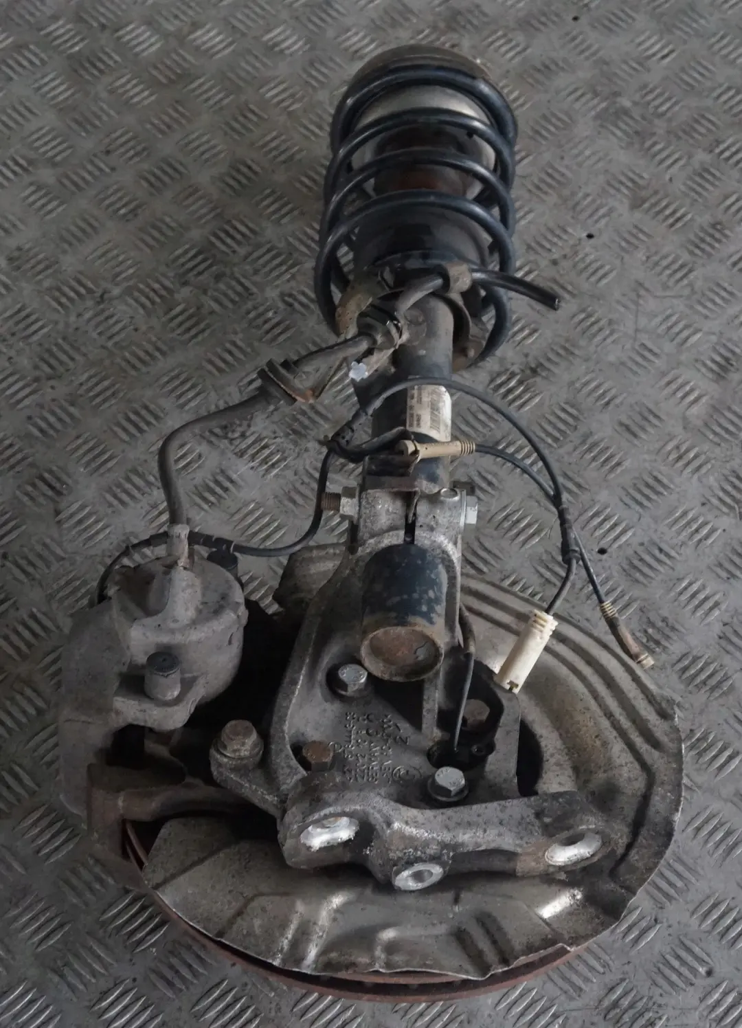 BMW E91 330d M57N2 M Sport Delantero Izquierdo Muelle Strut Suspension Pierna