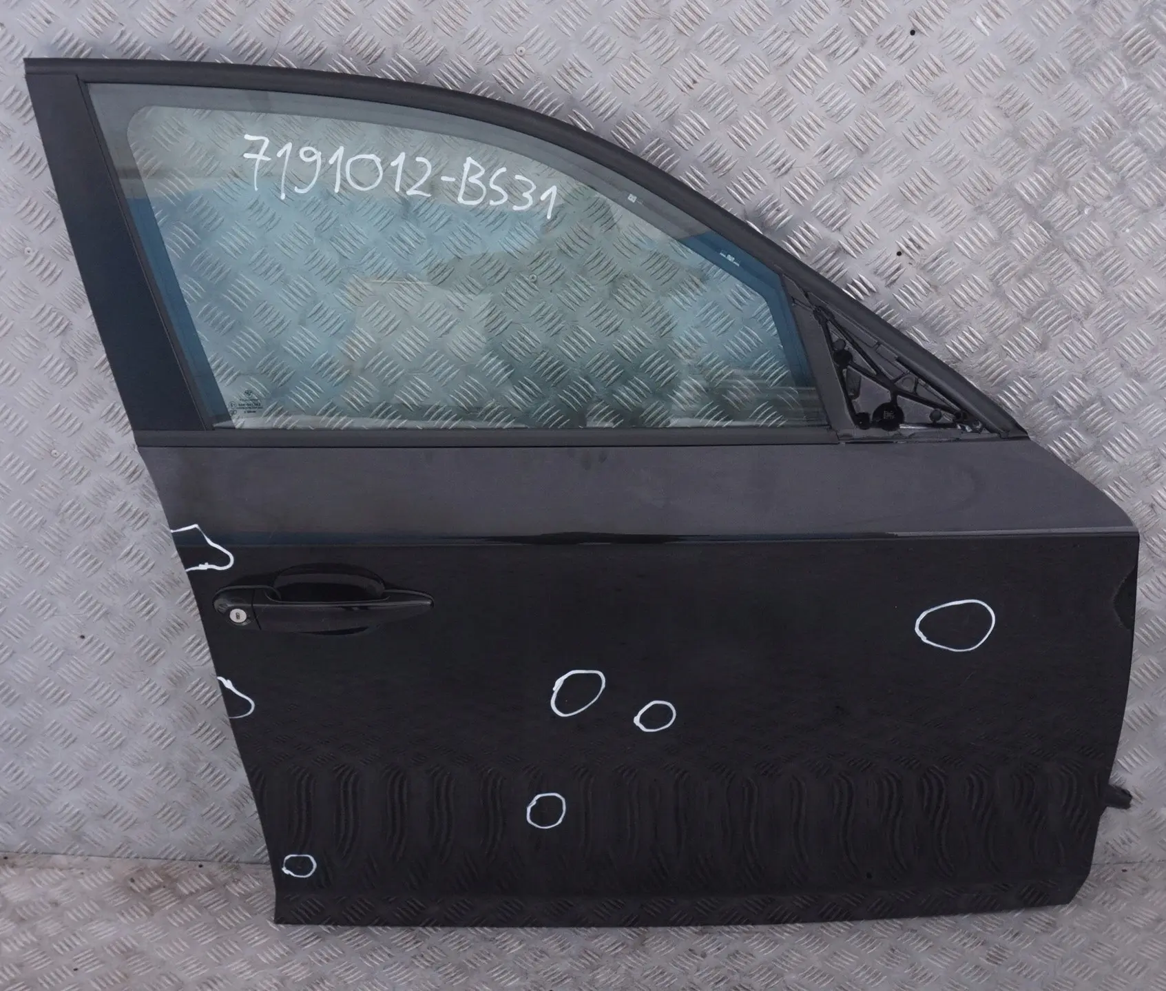 BMW 1 SERIES 31 E87 E87N Door Front Right O/S Black Sapphire Metallic - 475