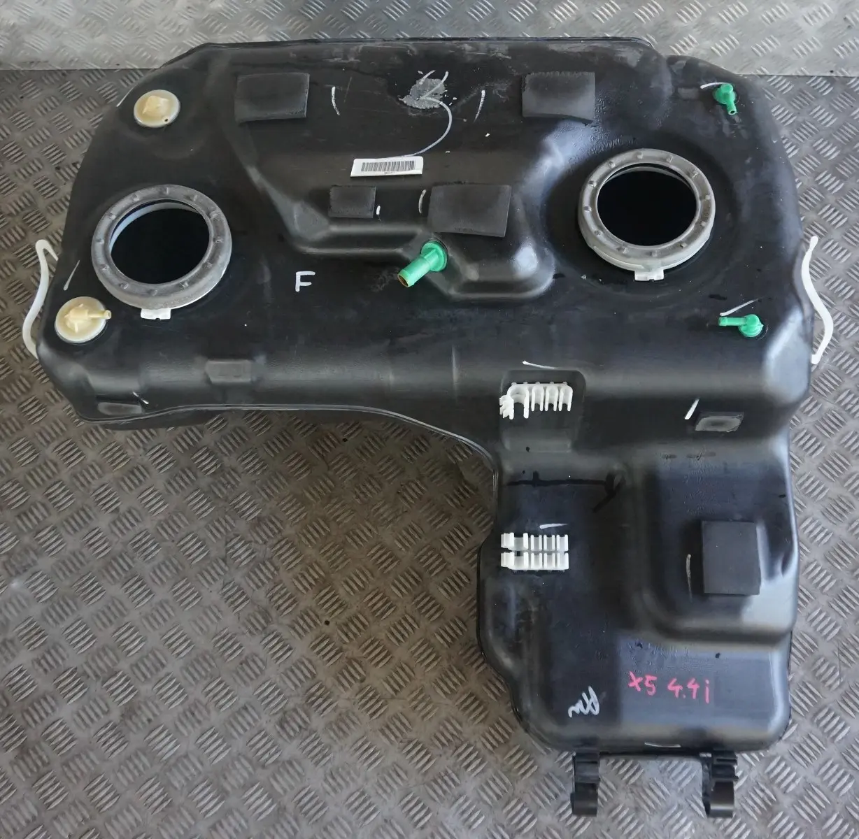 BMW X5 Series E53 3.0i 4.4i 4.6is Bare Plastic Fuel Tank Petrol 6752552