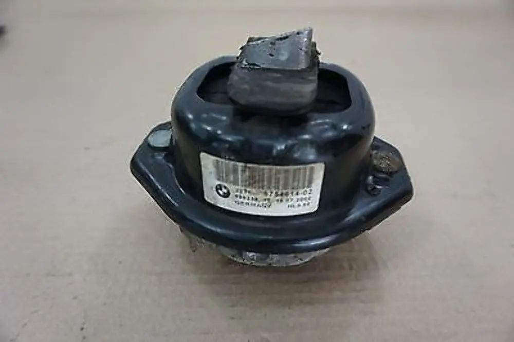 BMW 7 Series E65 E66 E67 N62 Engine mount right O/S 6754614