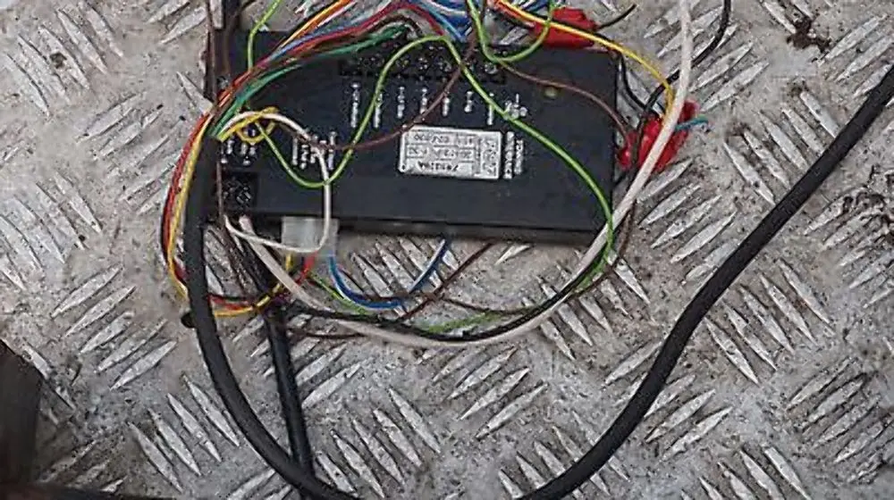 Hak holowniczy BMW E81 E87 - SKU 6765340-4 - Numer Części 