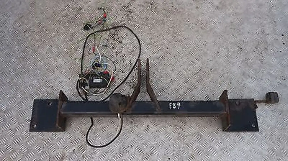Hak holowniczy BMW E81 E87 - SKU 6765340-4 - Numer Części 