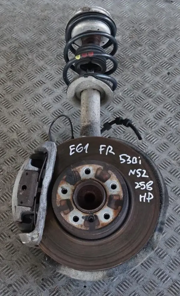 BMW 5 E61 Touring 530i N52 Front Right O/S Spring Brake Suspension Leg Hub