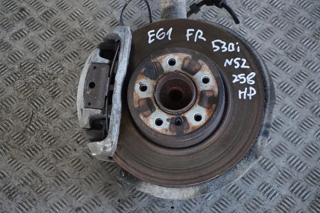 BMW 5 E61 Touring 530i N52 Front Right O/S Spring Brake Suspension Leg Hub