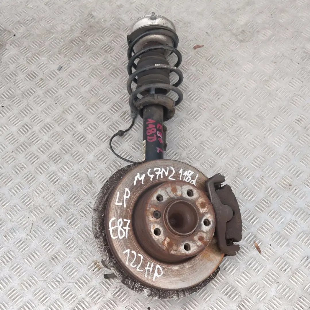 BMW E87 118d M47N2 Delantero Izquierdo Muelle Strut Freno Suspensión Pierna Cubo