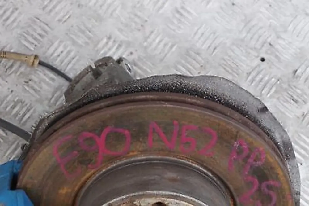 BMW E90 325i N52 Suspensión Delantera Derecha Pata Disco de Freno Cubo Pinza