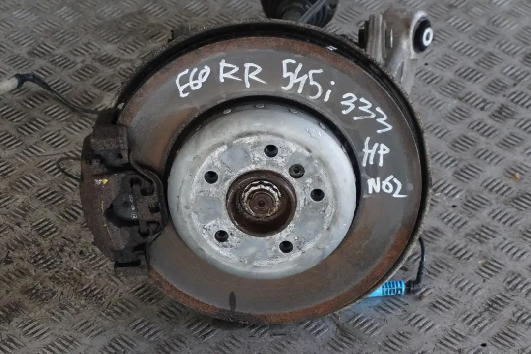 BMW E60 545i N62 Trasero Derecho Cubo Pierna Portador Pinza De Disco De Freno