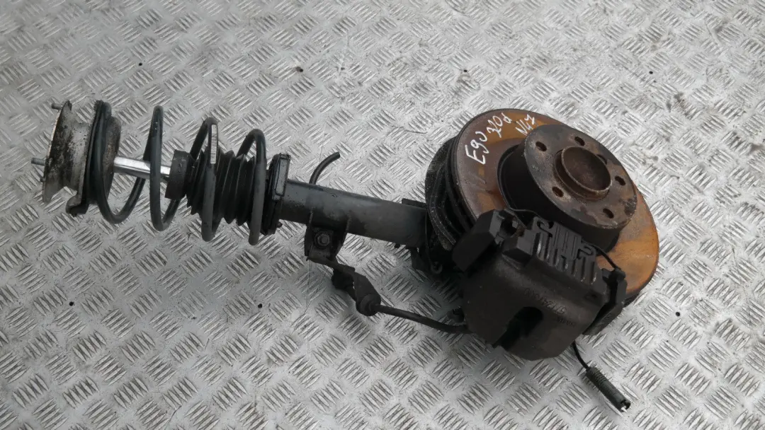 BMW 3 Series E90 320D N47 FRONT RIGHT O/S SPRING STRUT LEG SUSPENSION BRAKE