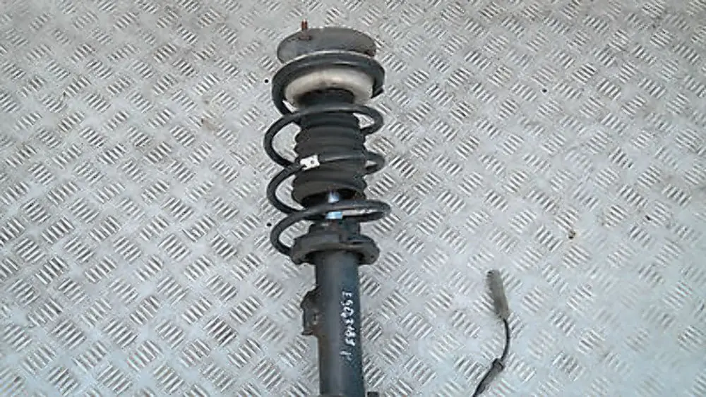 BMW E90 318d N47 MUELLE DELANTERO DERECHO SUSPENSIÓN FRENO CALLIPER