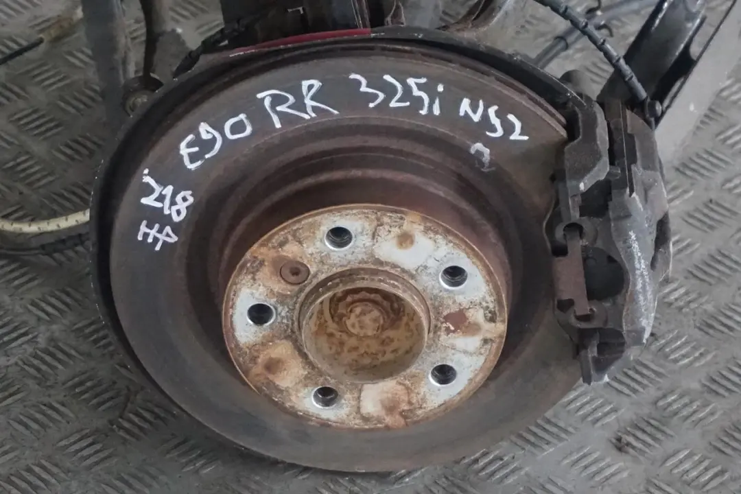 N52 Rear Right O/S Axle Leg Suspension Brake Disc Hub BMW 3 Series E90 325i - SKU 6771725-1 - Part number 