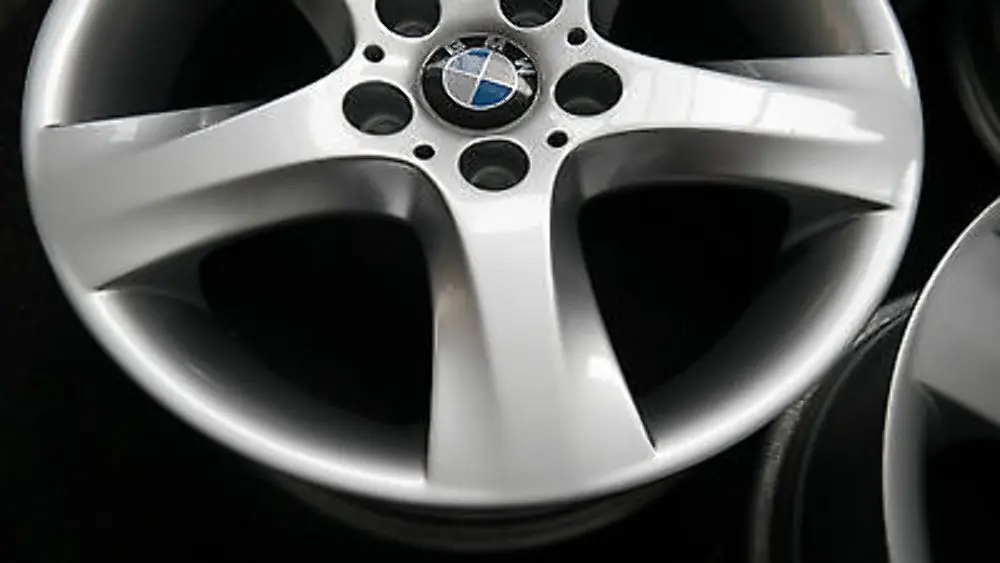 GENUINE BMW E81 E82 E87 E88 Complete Set 4x Wheel Alloy Rim 17" spider spoke 142  - SKU 6775623 - Part number 6775622  6775623
