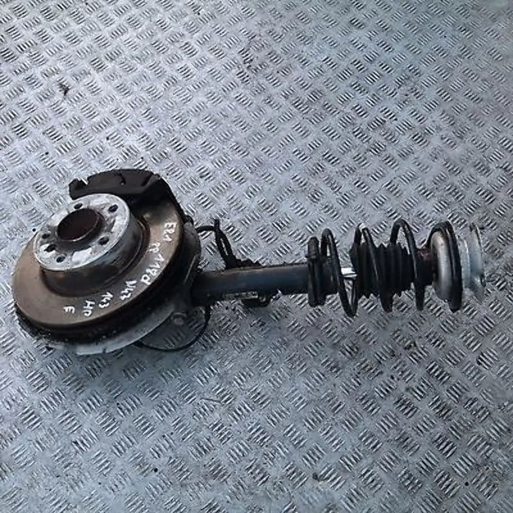 BMW E81 118D N47 Delantero Derecho Muelle Strut Freno Suspension Pata Buje Eje