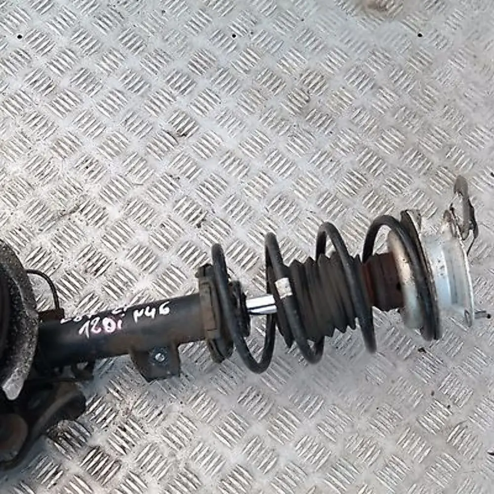 BMW 1 er E87 120i N46 150PS Set Stoßdämpfer Federbein Schwenklager Vorne links