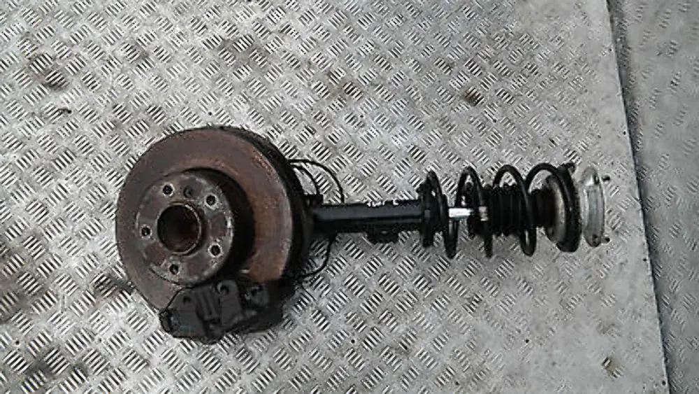 BMW E81 120i N43 LEFT FRONT SPRING STRUT HUB LEG BRAKE COMPLETE SUSPENSION 