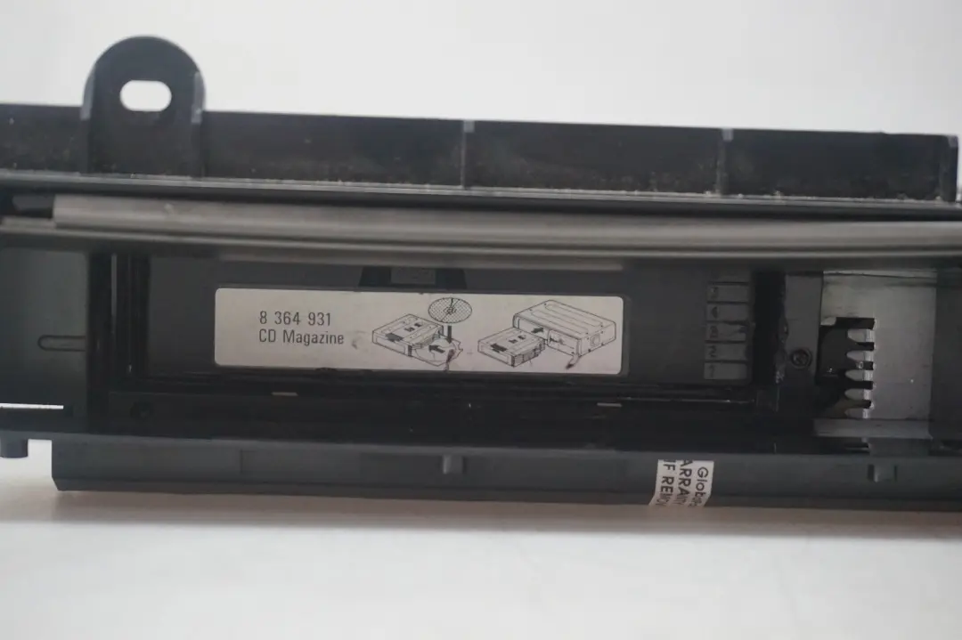 6-fold CD Changer Multichanger with Magazine BMW 7 Series E65 E66 - SKU 6926933 - Part number 6926933
