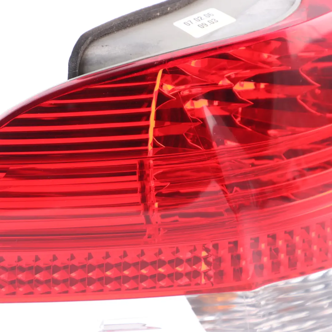 BMW E65 E66 E67 Rear Light In The Side Panel White Left N/S 6937235