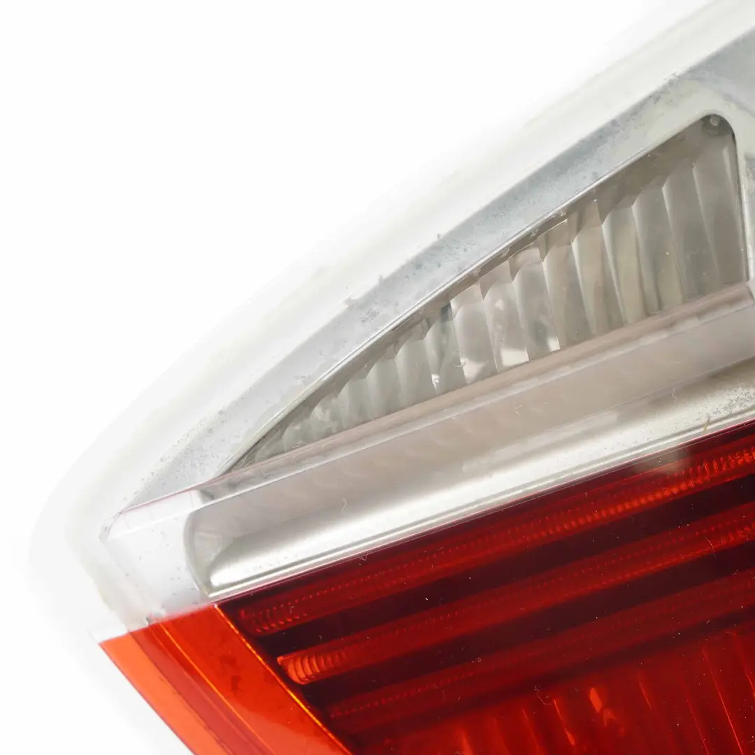 BMW E90 Lampa Klapy Bagażnika Prawy Tył 6937460