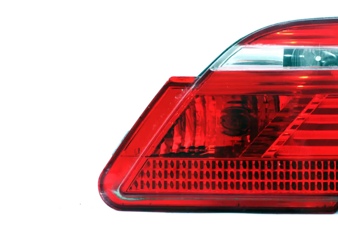 BMW 7 Series E65 Right O/S Rear Light In Trunk Lid Boot Tailgate Lamp 6938518