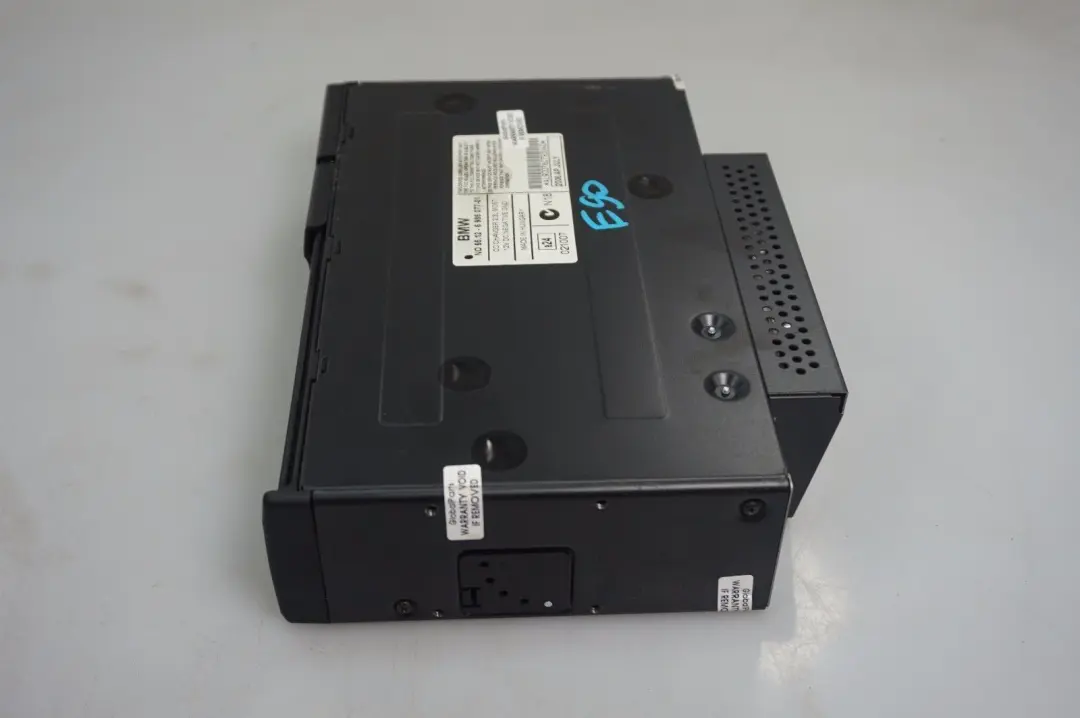 BMW E81 E87 E90 E91 E92 6-Disc CD Changer With Magazine 6986077