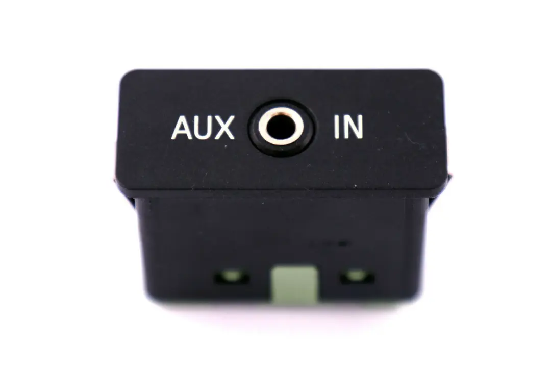 BMW 1 3 5 6 7 X3 X5 SERIES E60 E61 E81 E87 E90 F10 F11 Audio Aux In Socket Plug