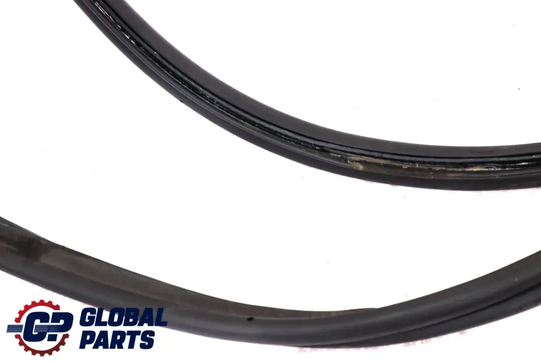 BMW 5 Series E61 Trunk Lid Seal Edge Protection Weatherstrip Rubber 7061389