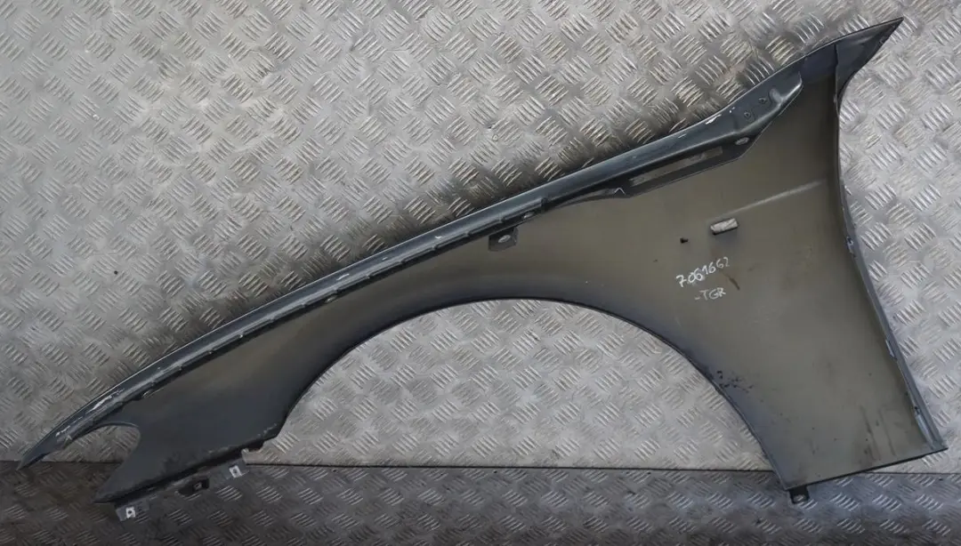 Błotnik prawy przód przedni Titangrau BMW E65 - SKU 7061662-TGR - Numer Części 7061662