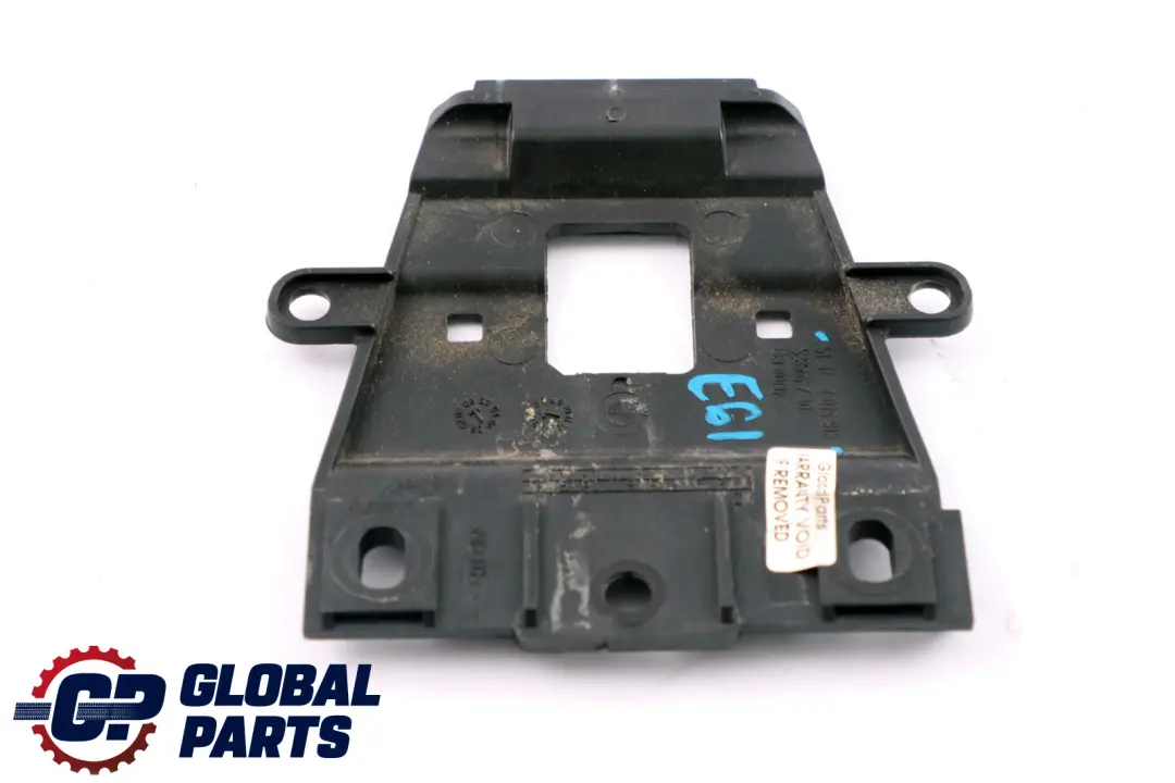 BMW 5 Series E61 E61N Retainer Loading Floor Lockable 51477075913 7075913