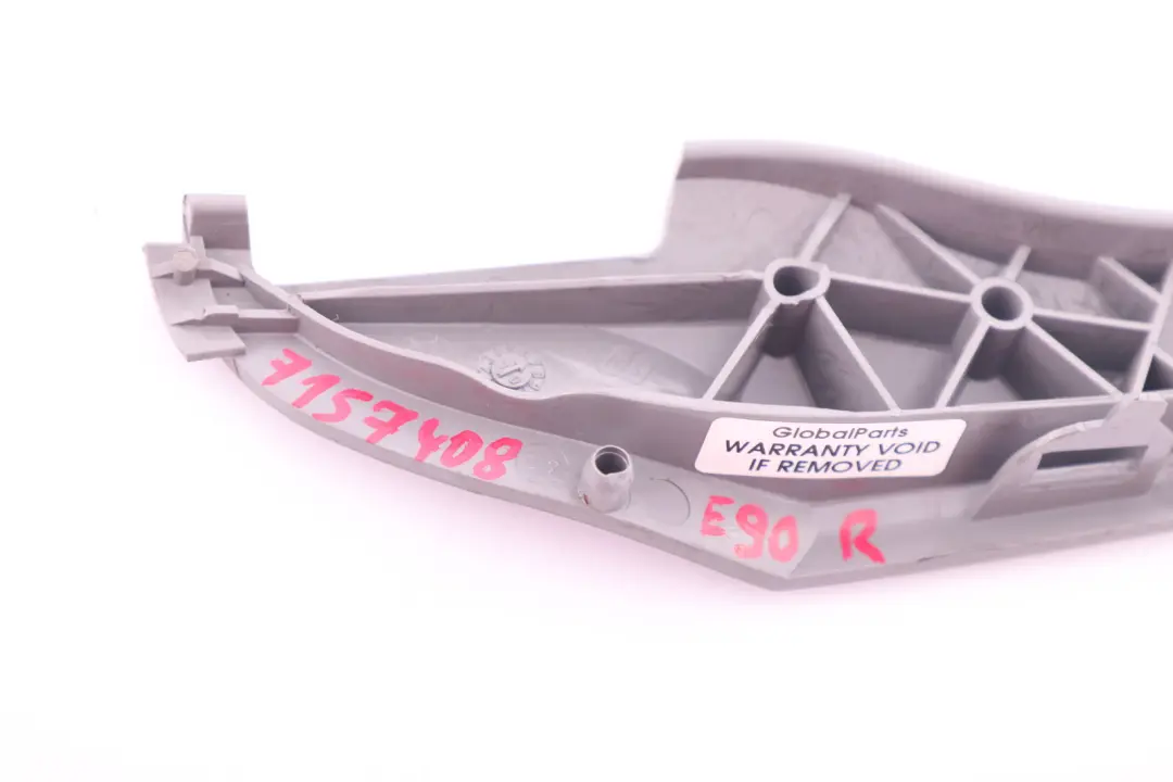Front Right O/S Belt Catch Seat Grey 7118492 BMW 1 3 Z4 Series E87 E90 E91 LCI - SKU 7157408 - Part number 7157408