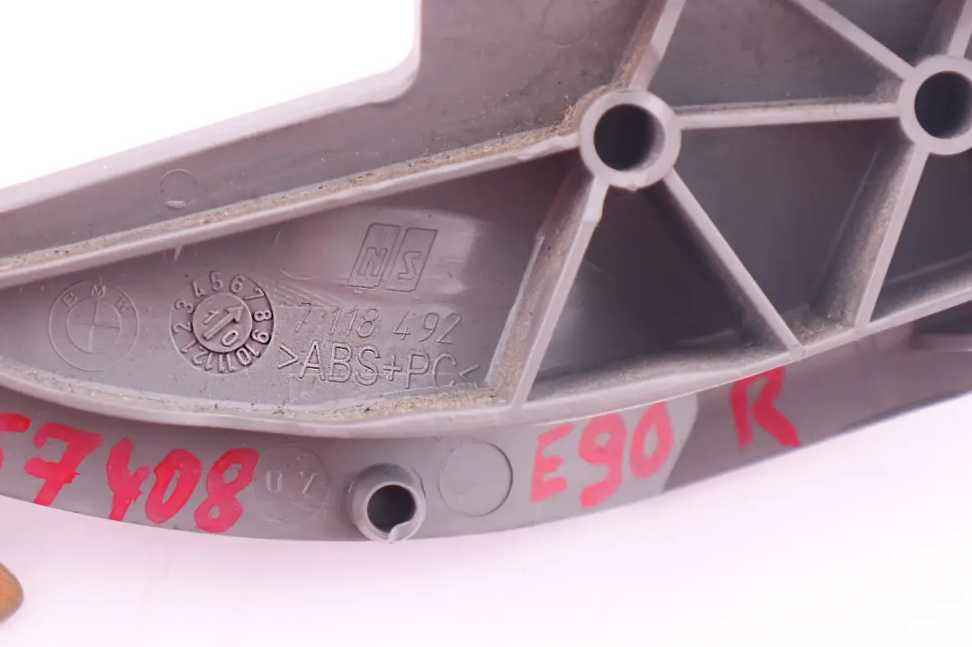 Front Right O/S Belt Catch Seat Grey 7118492 BMW 1 3 Z4 Series E87 E90 E91 LCI - SKU 7157408 - Part number 7157408