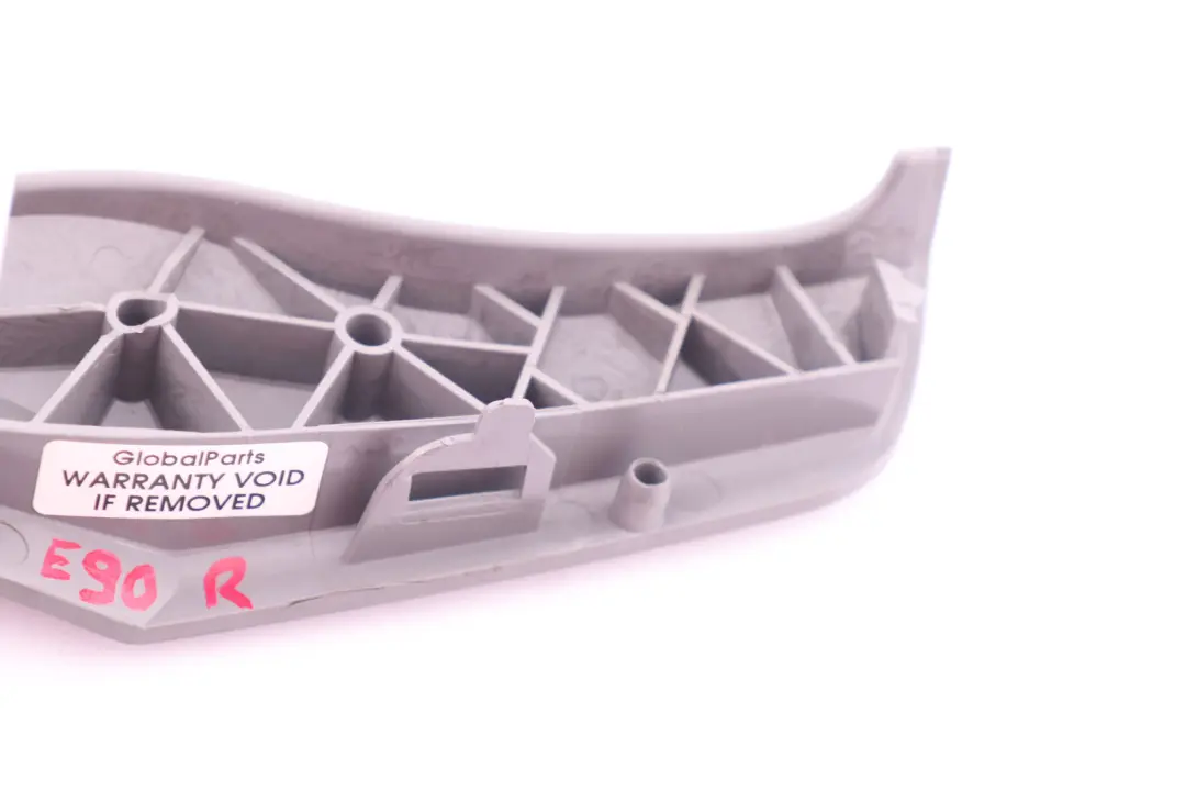 Front Right O/S Belt Catch Seat Grey 7118492 BMW 1 3 Z4 Series E87 E90 E91 LCI - SKU 7157408 - Part number 7157408