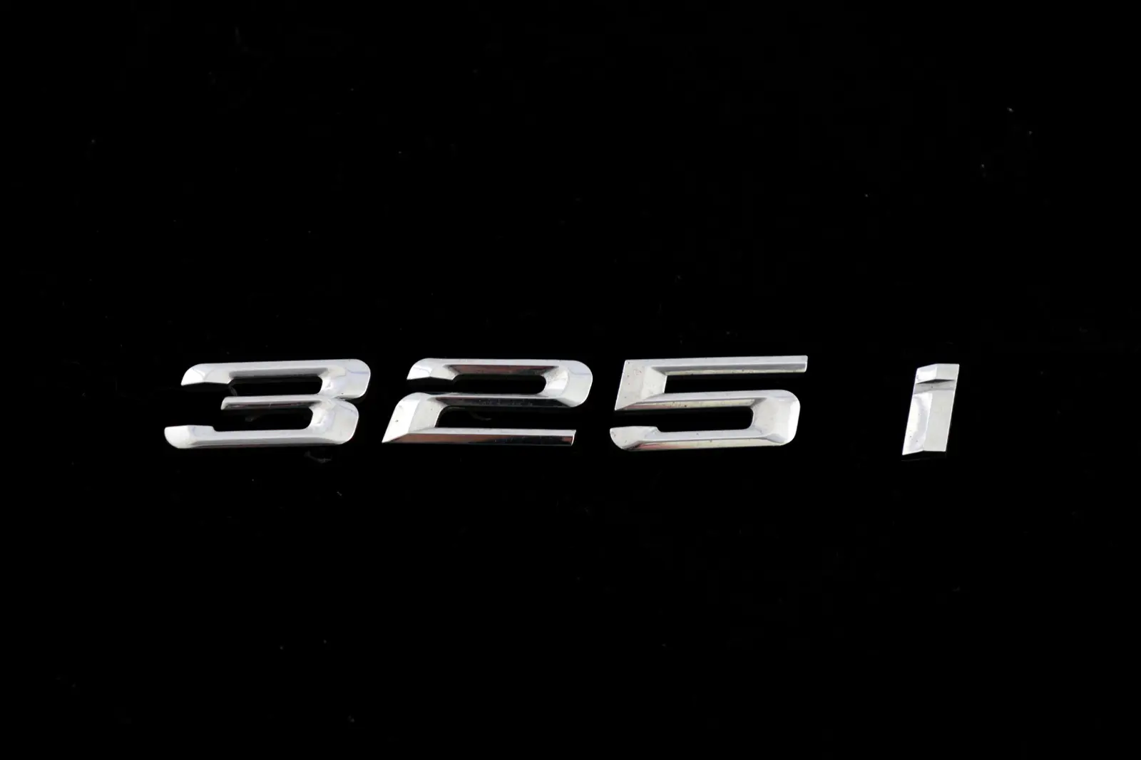 BMW 3 Series E90 E90N LCI Rear Boot Lid Adhered Emblem Lettering 325i