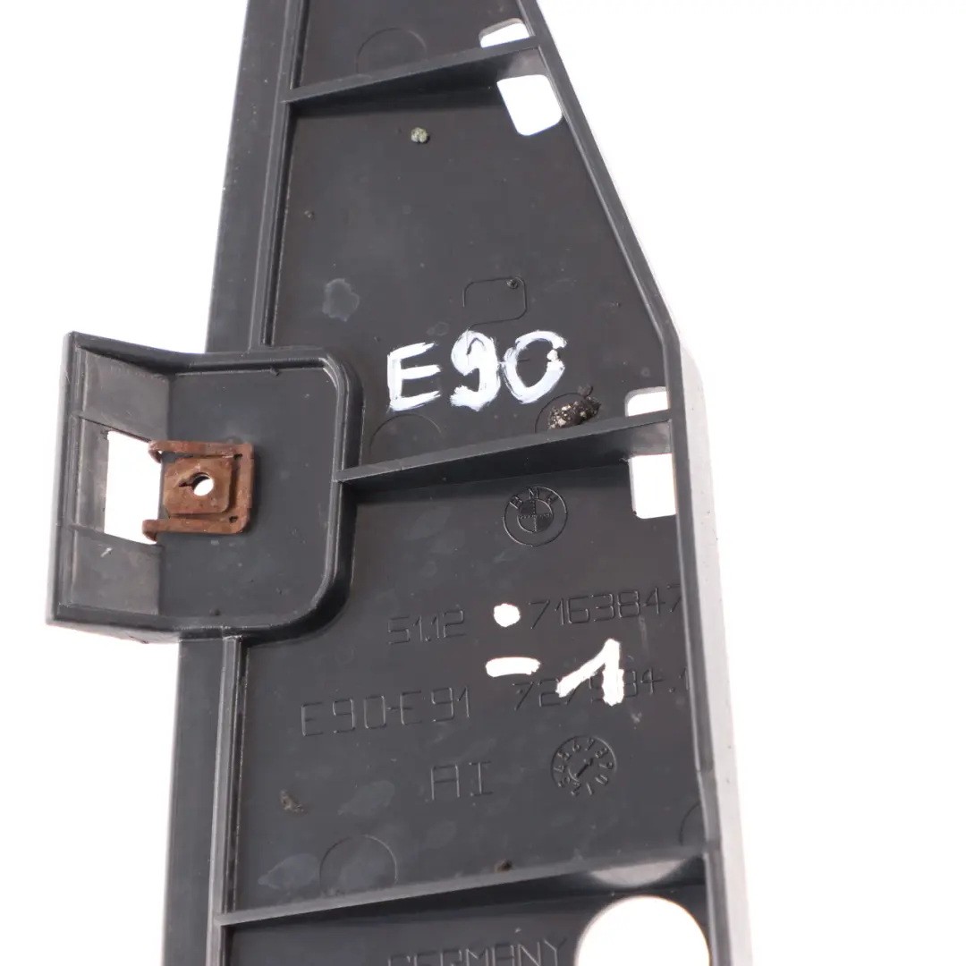 BMW E90 E91 Guide Bottom Centre Rear Bumper Guide 51127163847 7163847