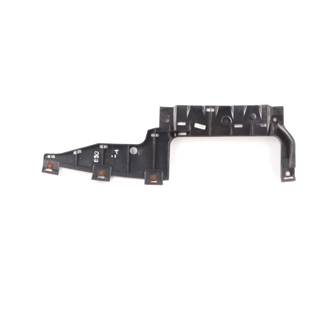 BMW E90 E91 Guide Bottom Centre Rear Bumper Guide 51127163847 7163847