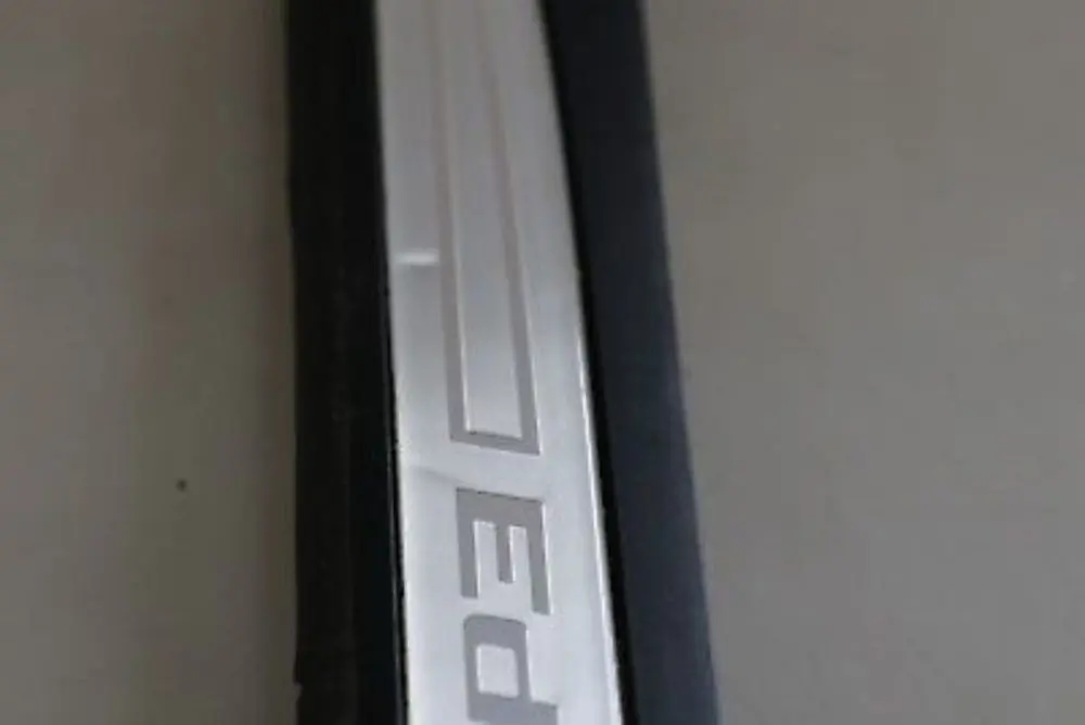 BMW 5 Series E60 E61 LCI Front Right Entrance Cover Trim Strip O/S 7172290