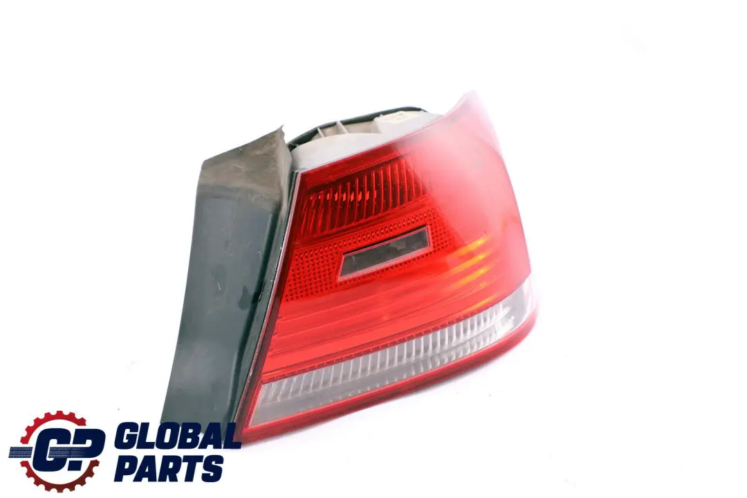 GenuineBMW E92 Luz Trasera En El Panel Lateral Derecho 7174404