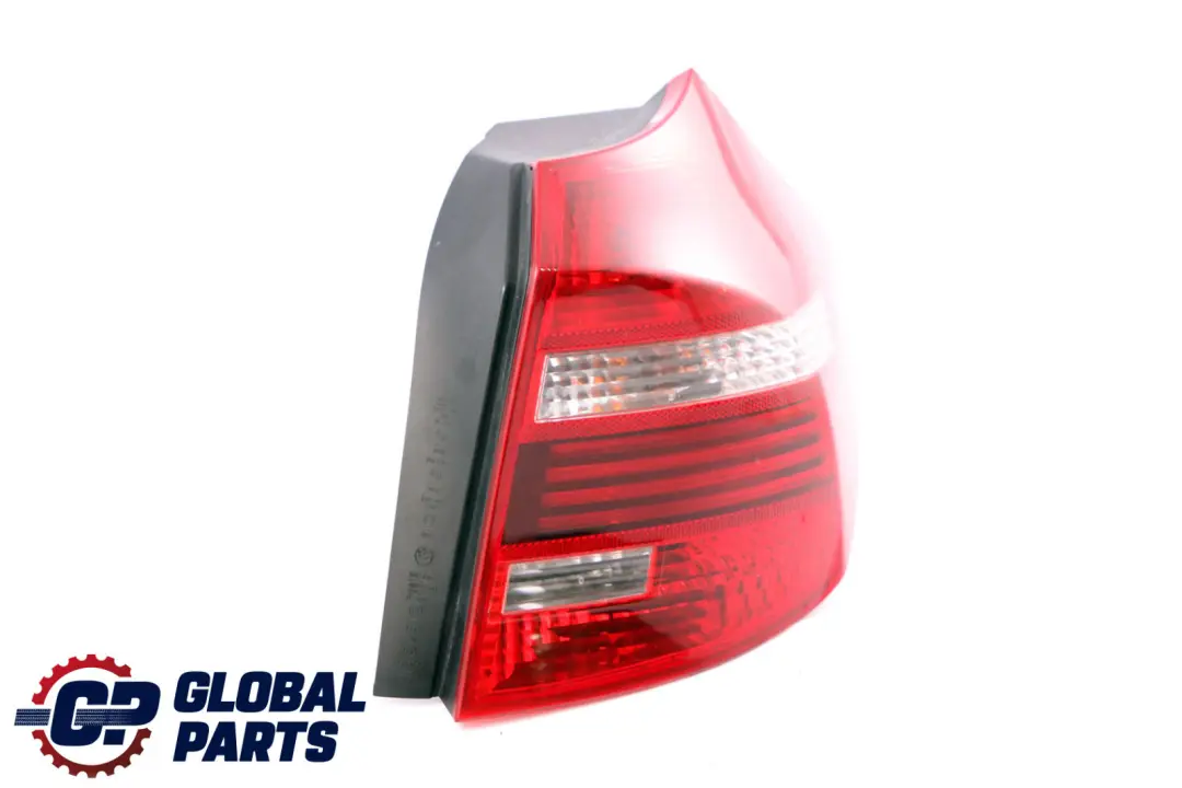 BMW E81 E87 LCI LED Luz Trasera Derecha En Panel Lateral 7181298