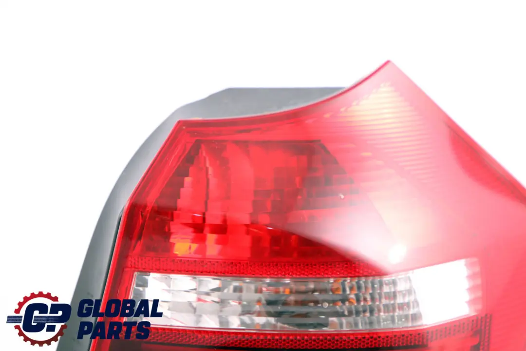 BMW E81 E87 LCI LED Luz Trasera Derecha En Panel Lateral 7181298