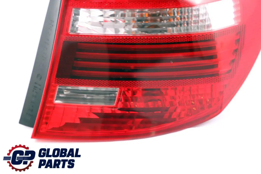 BMW E81 E87 LCI LED Luz Trasera Derecha En Panel Lateral 7181298