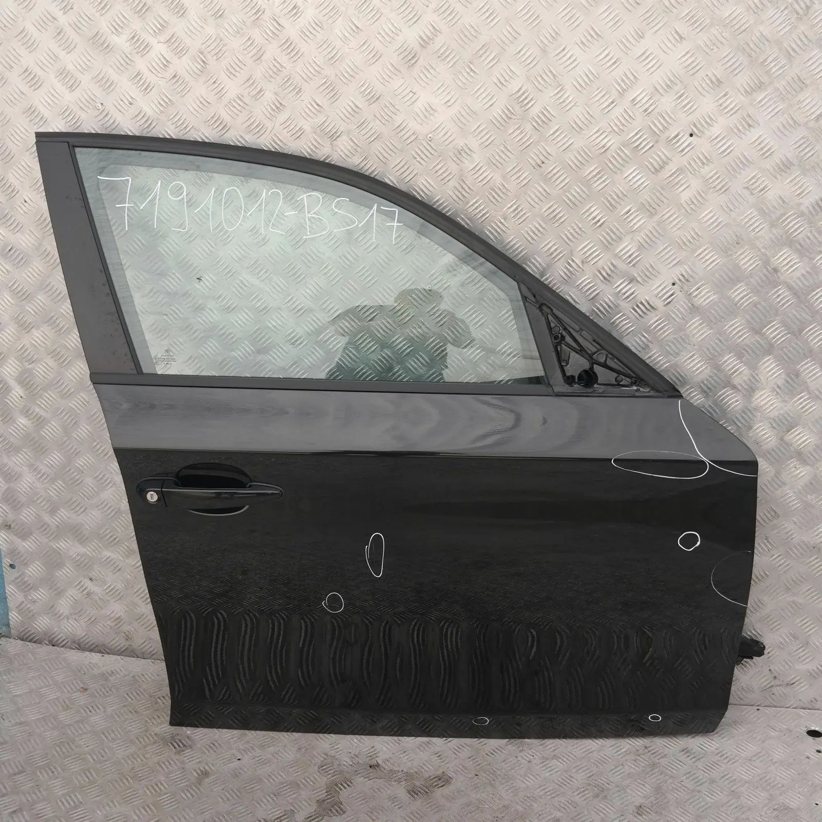 BMW 1 SERIES 17 E87 E87N Door Front Right O/S Black Sapphire Metallic - 475