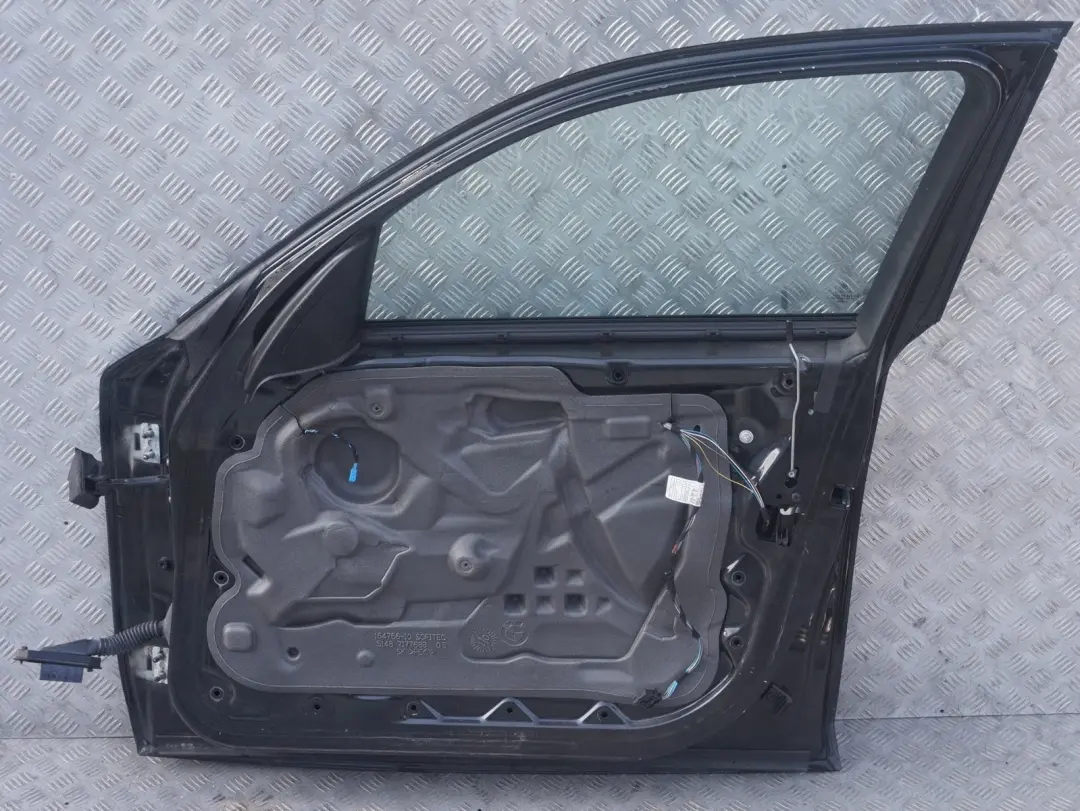 BMW 1 Series 34 E87 Door Front Right O/S Black Sapphire Metallic - 475