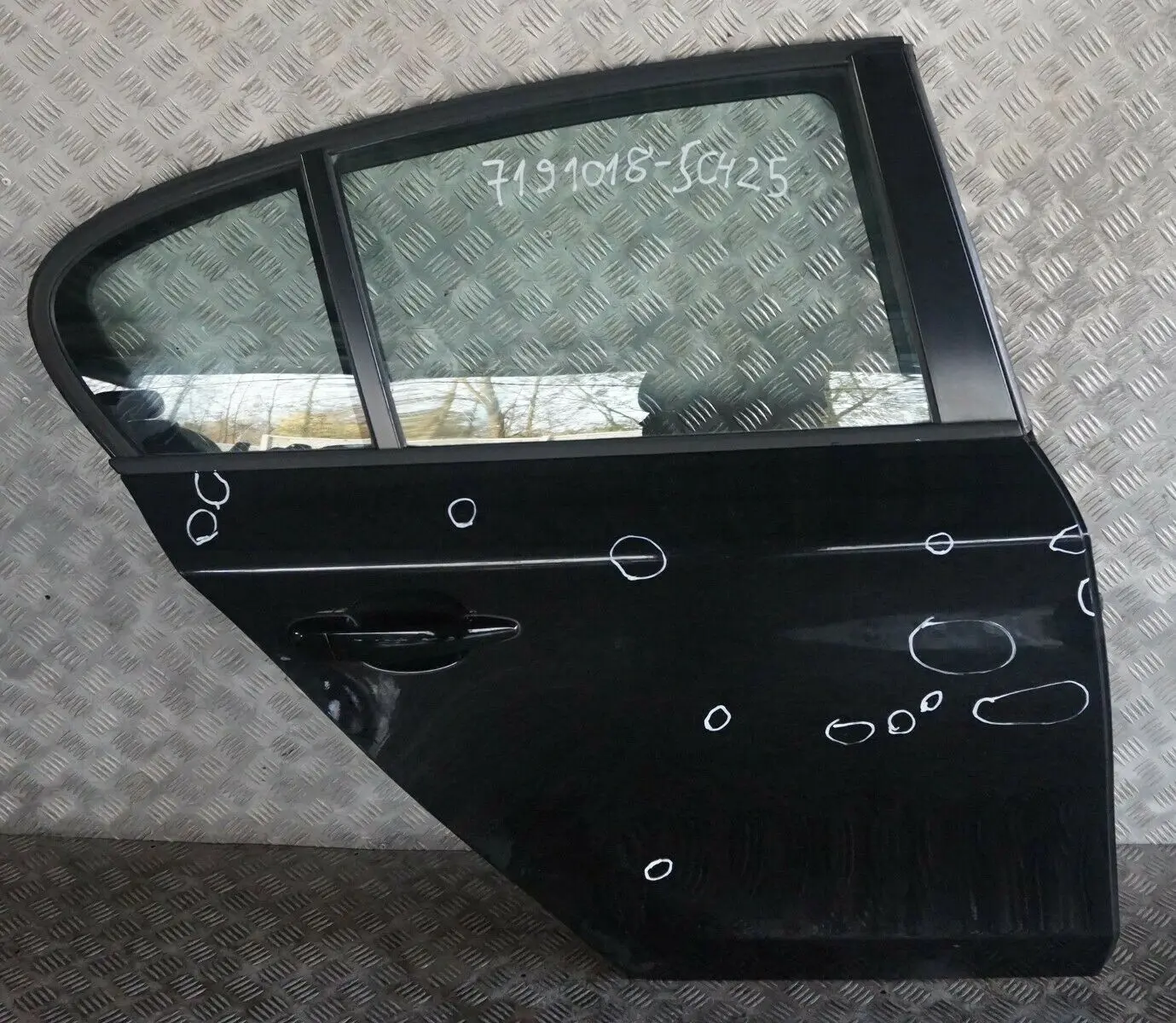 BMW 1 Series 25 E87 E87N Door Rear Right O/S Schwarz 2 Black II - 668