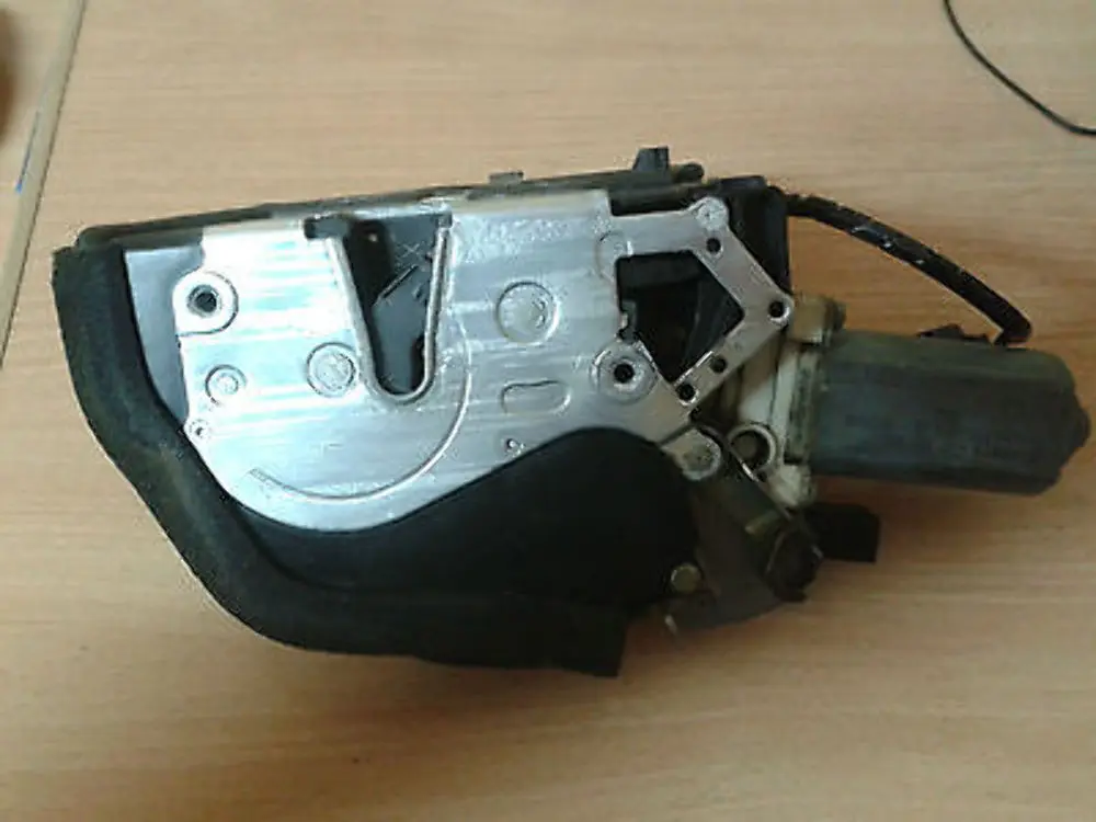 BMW 7 SERIES E65 E66 Door lock with motor actuator left front passenger side N/S