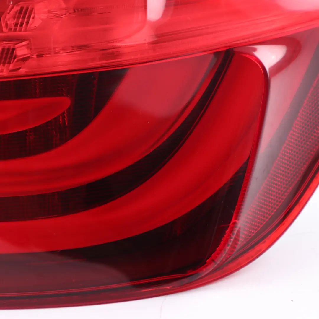 BMW F10 Luz Trasera En El Panel Lateral Derecho 7203230