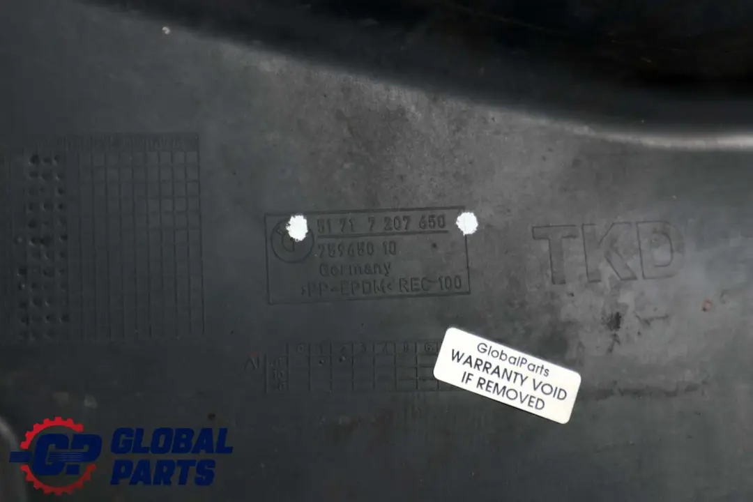 BMW E82 Front Right Wheel O/S Arch Housing Trim Splash Guard 7207650