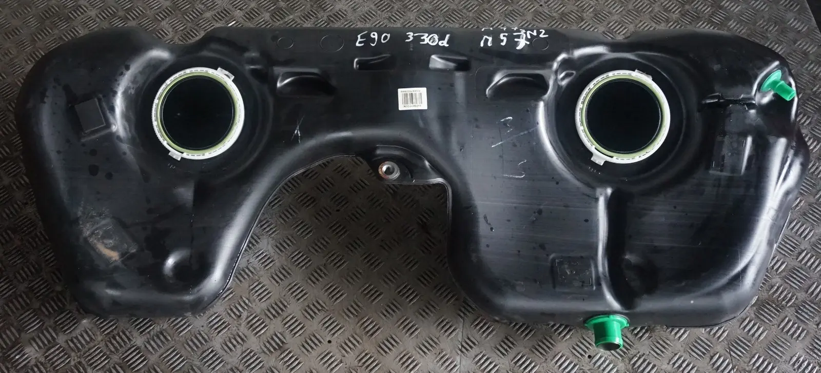 BMW E90 E91 E92 E93 LCI Tanque De combustible De plastico desnudo Diesel