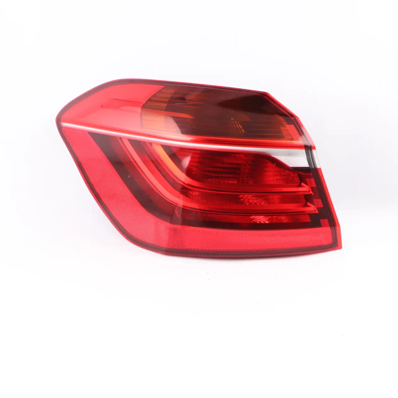 Rear Light BMW F45 Lamp Trim In The Side Panel Left N/S 7311029