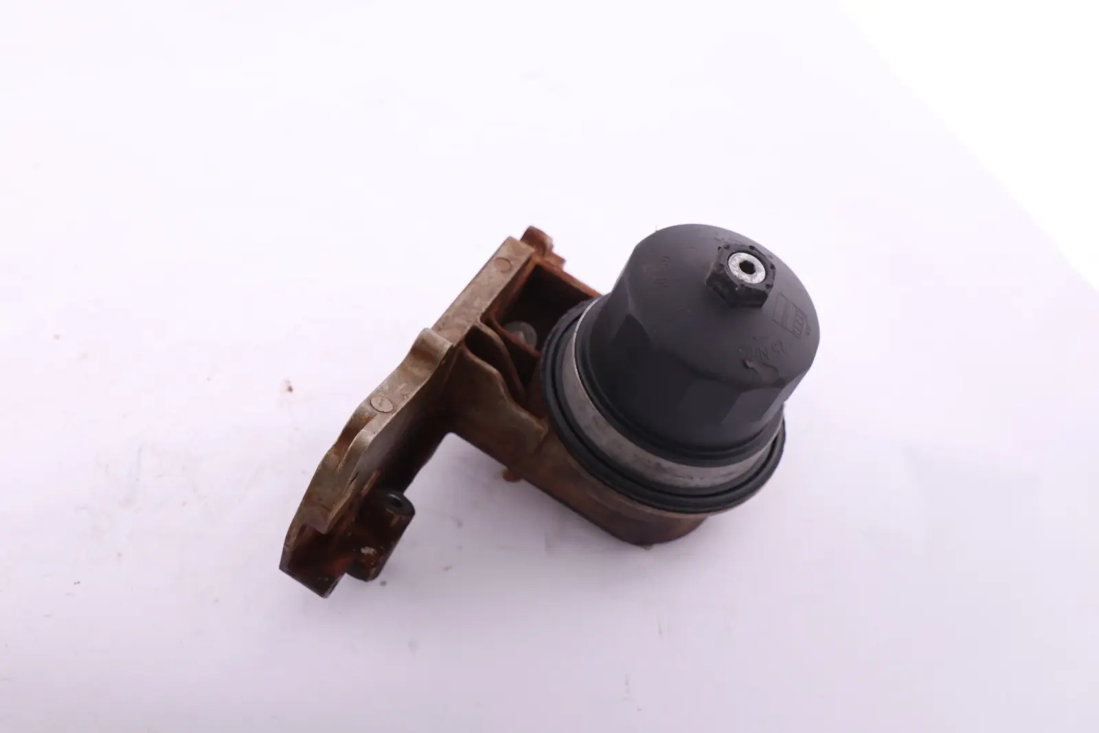 BMW 5 6 7 Series E60 E61 E63 E64 E65 Petrol N62 Oil Filter Housing 7508643